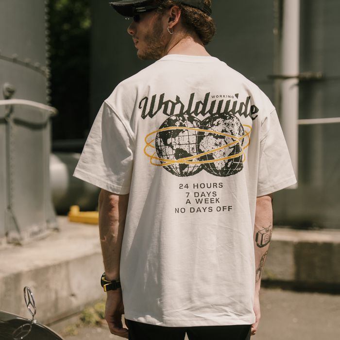 Футболка біла «Worldwide»