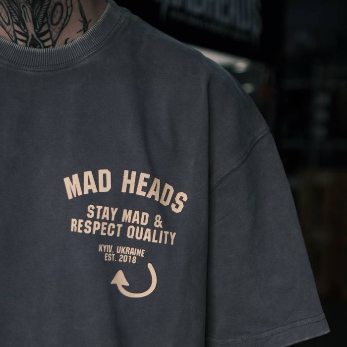 Футболка сіра з ефектом виварювання «Who Satan»