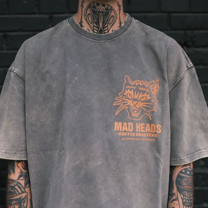 Футболка сіра з ефектом виварювання «Mad cat vol.2»